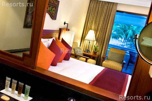 Le Meridien Phuket Beach Resort 11